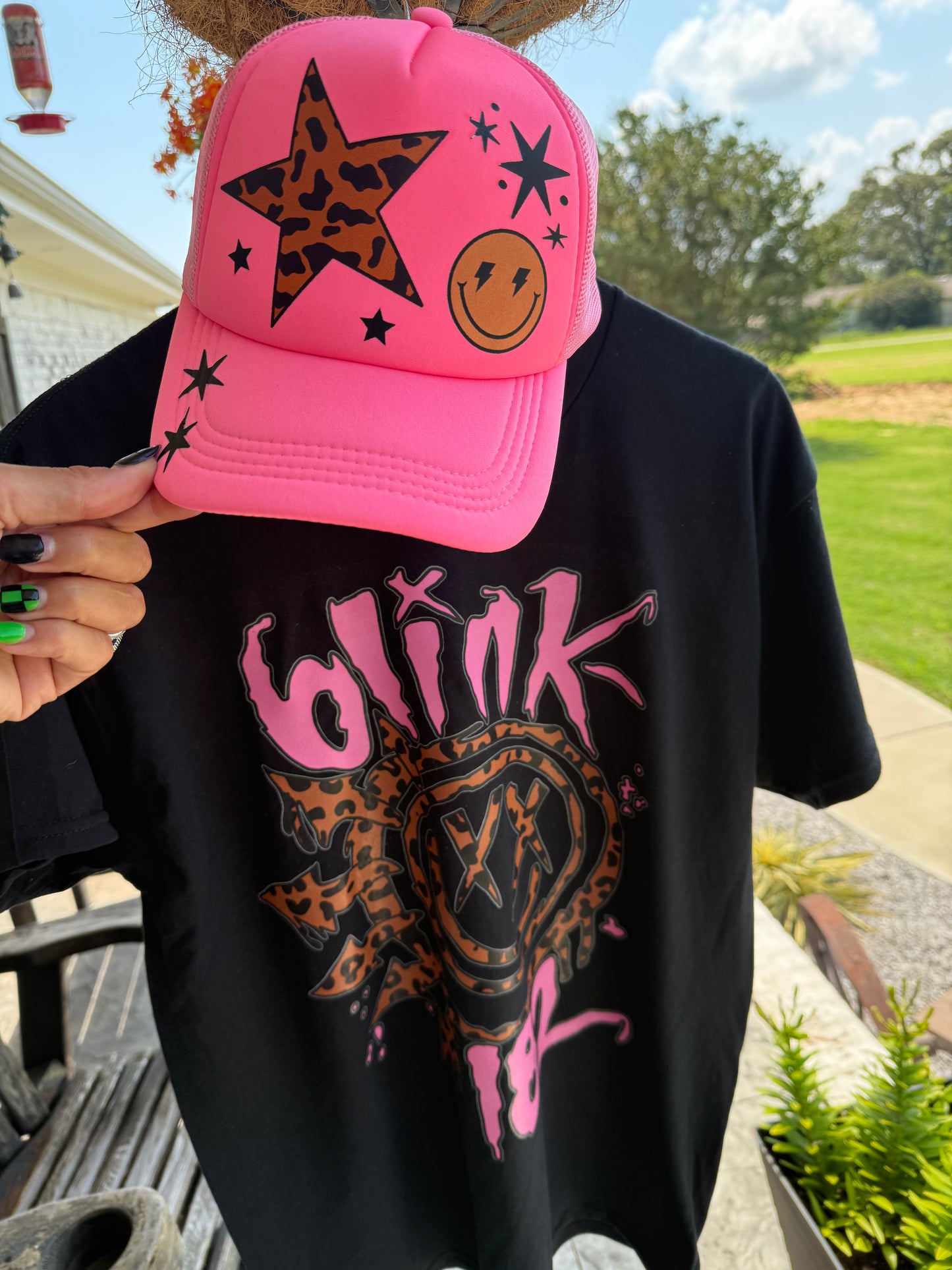 BLiNK182 GRAPHIC TEE