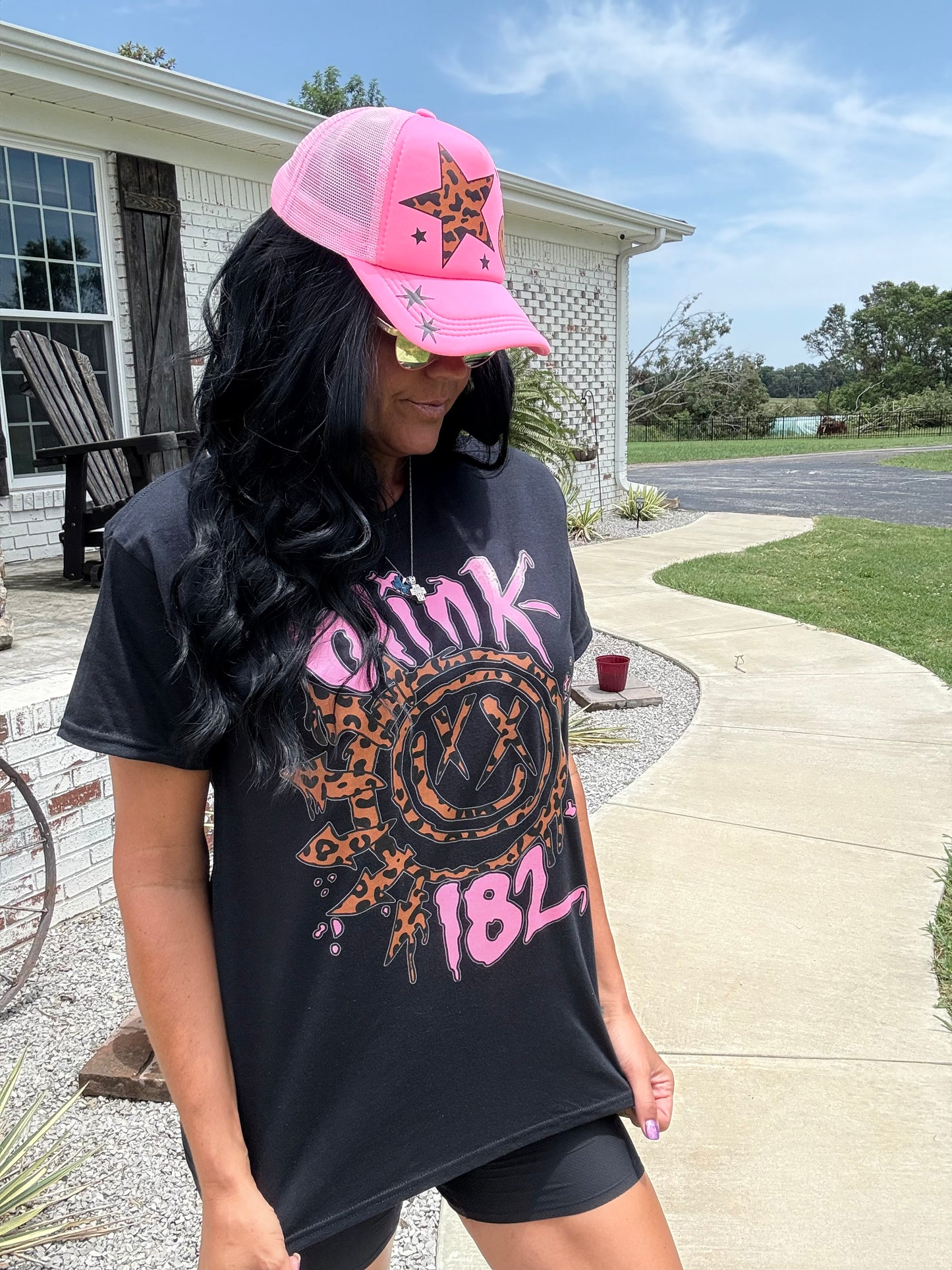 BLiNK182 GRAPHIC TEE