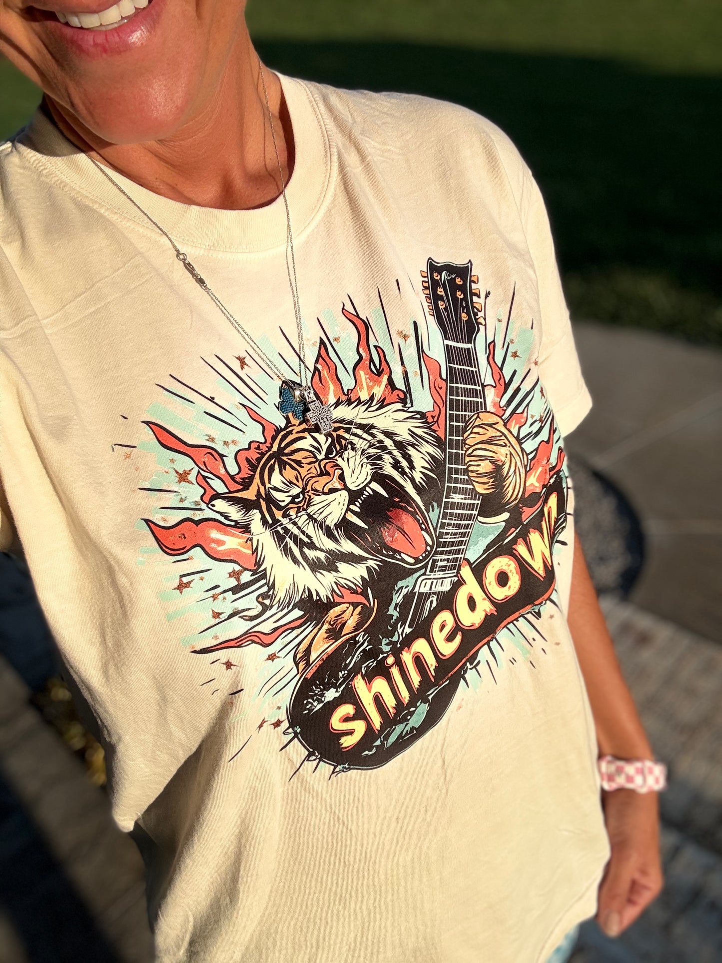 SHINEDOWN GRAPHIC TEE