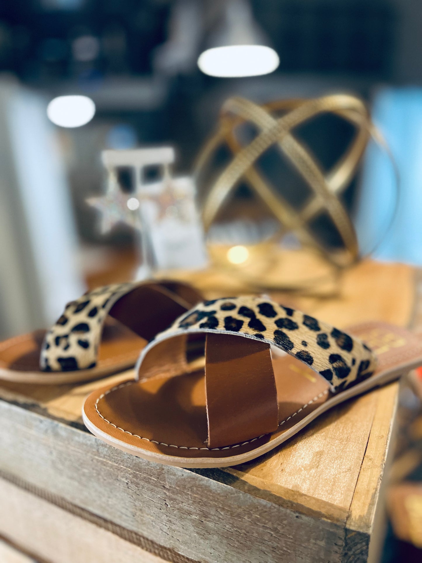 Pebble Tan Leo
